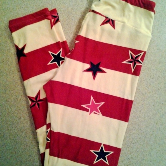 LuLaRoe OS Americana Red & Cream Stripes w/ Stars - Picture 1 of 3